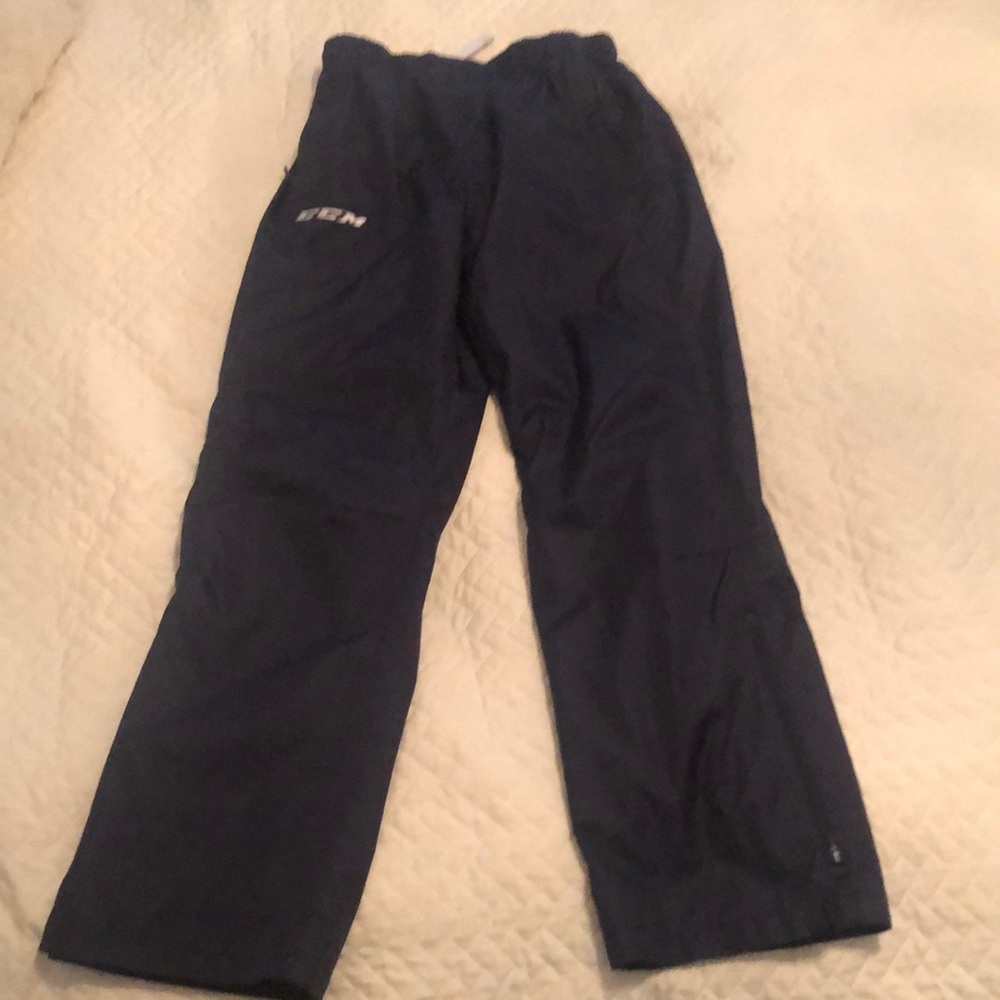 CCM hockey windpants Navy Youth Large, new without tags
